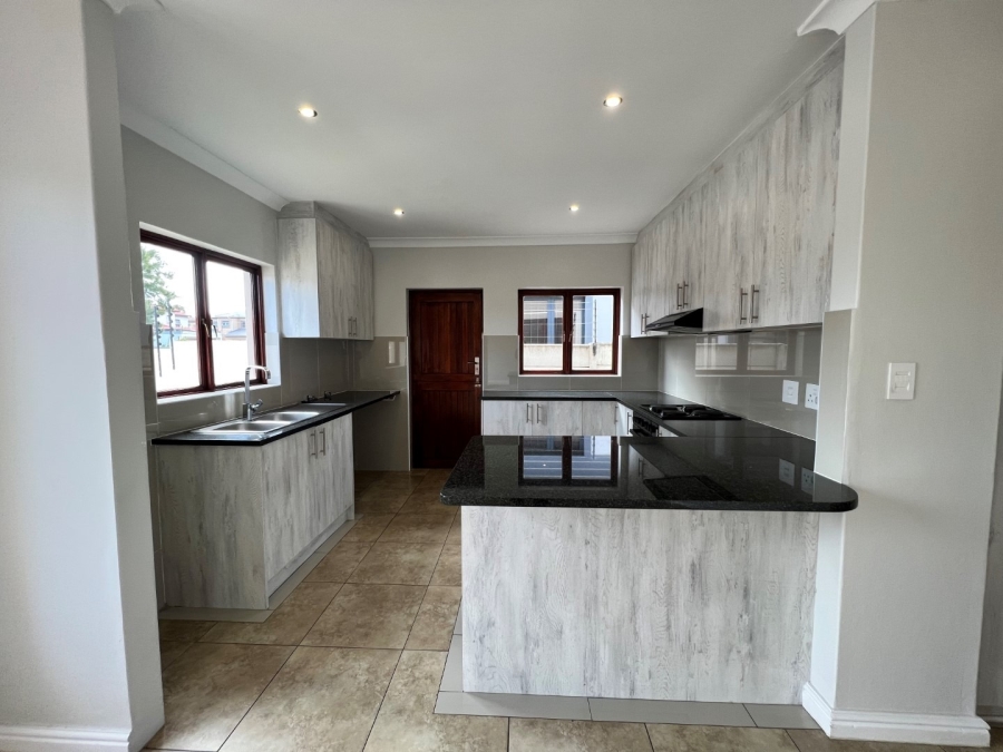 4 Bedroom Property for Sale in Parklands Western Cape